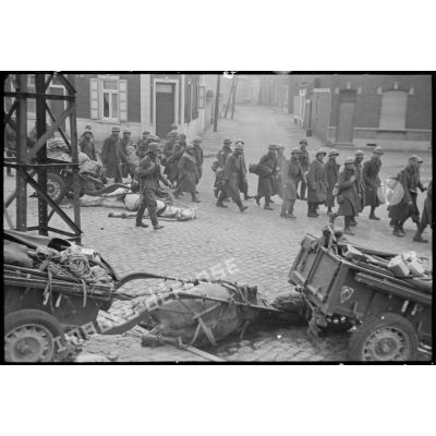 En Belgique, dans le secteur de Thulin des prisonniers français et l'échec de la Frankforce britannique dans la région d'Arras.