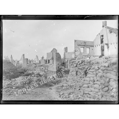 Caeskerke. Le village en ruines et les organisations défensives. [légende d'origine]