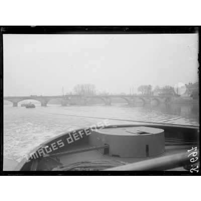 Meulan (Seine-et-Oise). Le pont. [légende d’origine]