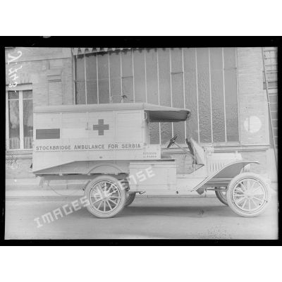 Paris. Ambulance américaine automobile pour la Serbie. [légende d'origine]