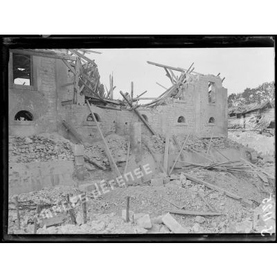Verdun, citadelle. Bâtiment détruit par le bombardement du 12 mai 1917. [légende d'origine]