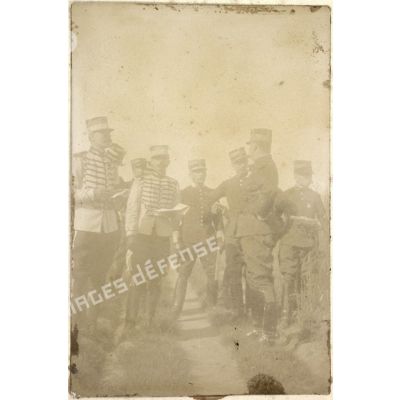 Juin 1902 - Manœuvre avec cadres de la 7e Division de Cavalerie - Et[at] major - L[ieutenan]t Col[onel] Domenech, Col[onel] De Rochefort, L[ieutenan]t col[onel] De Sourdeval. [légende d'origine]