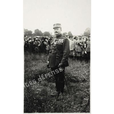 Châlons. 14 juillet 1916. G[énér]al Degoutte, chef d'Etat-Major de la 4e Armée. [légende d'origine]