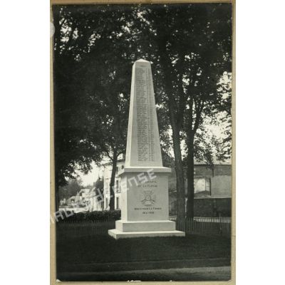 1923. Le Monument aux Morts de la Flèche (Promenade du Pré). [légende d'origine]