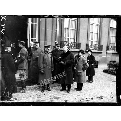 La visite du président américain Wilson, à l'hôtel du prince Murat à Paris, en décembre 1918. [légende d'origine]