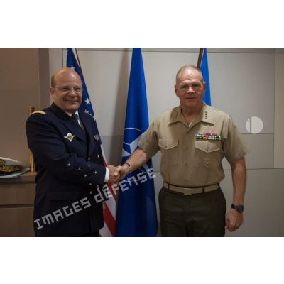 Portrait de l'amiral Christophe Prazuck, CEMM (chef d'état-major de la Marine), en compagnie du général Robert Neller, commandant de l'US Marines Corps, lors de sa visite à Balard.