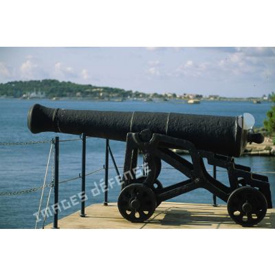 Ancien canon d'artillerie du fort de Balaguier à la Seyne-sur-mer.