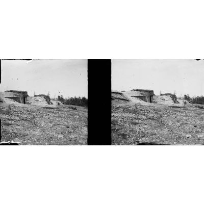 La 8e batterie du 56e artillerie devant le bois Bourru. Avril 1917. [légende d'origine]
