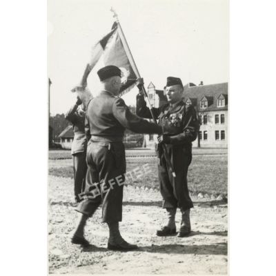 Prise de commandement du 37e bataillon d'ouvrages (37e BO) par le lieutenant-colonel Gourand.