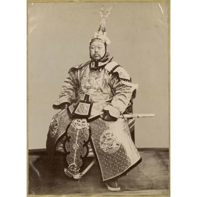 [Chine, 1880-1890. Chef du protocole militaire en grande tenue].