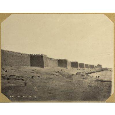 In and around Peking. A description of views taken by Thos, Child. N° 66. City wall [...]. [légende d'origine]