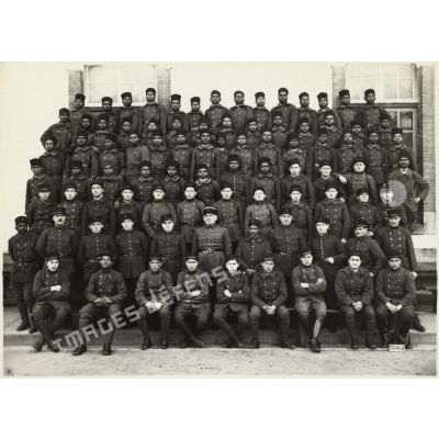 Photographie de groupe du 11e régiment d'artillerie lourde coloniale (11e RALC).
