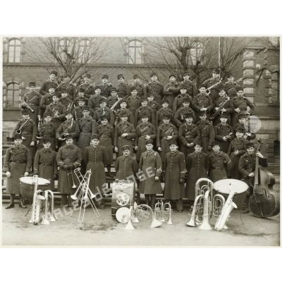 Les musiciens du 158e régiment d'infanterie à la fin des années 1930.