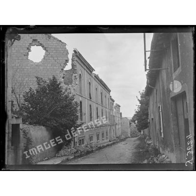 Verdun. Le couvent de la rue Mautroté bombardé en novembre 1917. [légende d'origine]