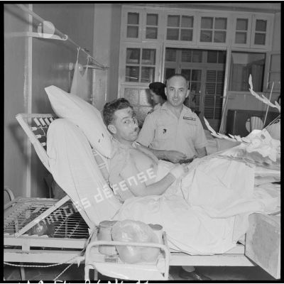 Soldat blessé à Diên Biên Phu et soigné à l'hôpital militaire Lanessan.