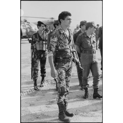 Des soldats de l'armée libanaise lors de l'arrivée du secrétaire d'Etat à la Défense, Georges Lemoine, à Beyrouth.