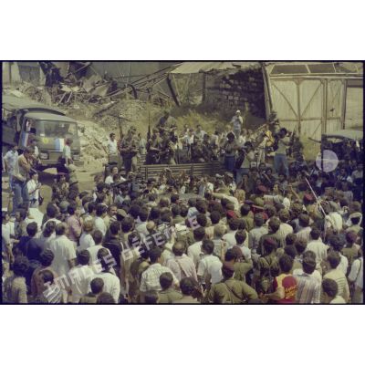 Arrivée de Yasser Arafat dans le port de Beyrouth.