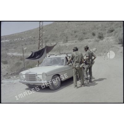 Contrôle de population par l'armée israélienne au Sud-Liban.
