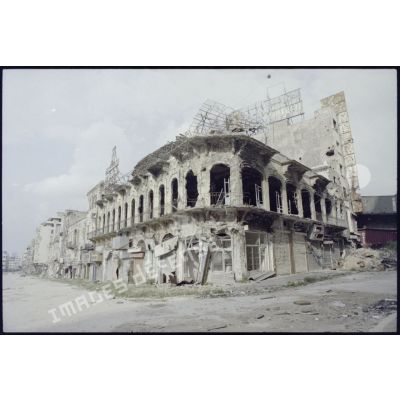Immeubles en ruine de la Place des Martyrs, Beyrouth.