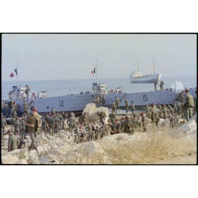 Débarquement de la relève des troupes françaises, Beyrouth.