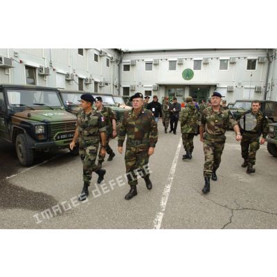 Visite du quartier général de la BMN-N à Mitrovica par le général Mini, COM KFOR.