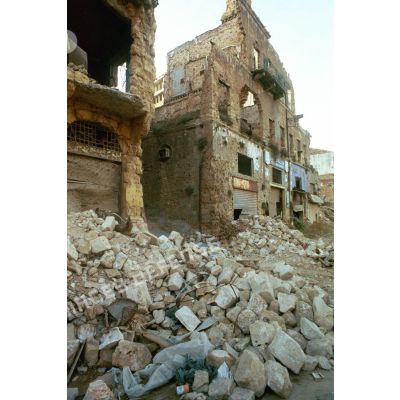 Habitations en ruine de la rue Allenby, Beyrouth.