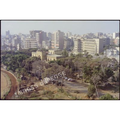 Vue d'ensemble sur la Résidence des pins et l'hippodrome de Beyrouth.