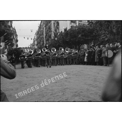 Défilé de la musique militaire américaine (army band) lors de la cérémonie du 11 novembre à Alger.