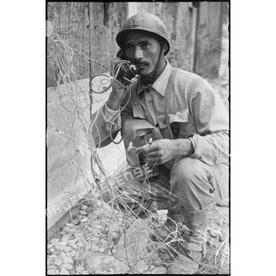 Portrait d'un soldat marocain d'une compagnie mixte de transmissions.