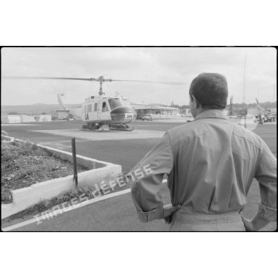 Hélicoptère Bell-UH1 Iroquois au camp de Naqoura.
