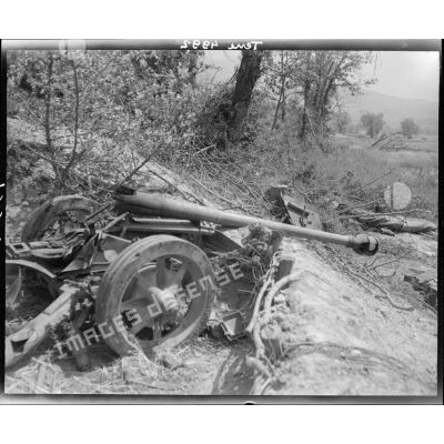 Les restes d'un canon allemand de 88.