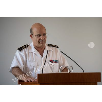 Intervention de l'amiral Christophe Prazuck, CEMM (chef d'état-major de la Marine), devant les membres de l'IHEDN (institut des hautes études de la Défense nationale), lors d'une conférence à l'Ecole Militaire.