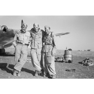 Portrait de pilotes du Sturzkampfgeschwader 3, après le retour de la 100e mission aérienne.