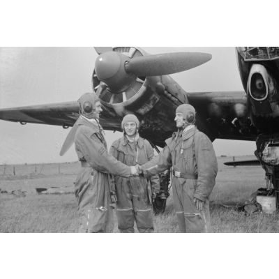 L'équipage d'un bombardier Junkers Ju-88 du Kampfgeschwader 3.
