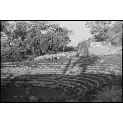 Ruines du théâtre antique de Tusculum (Tusculane) situées à 2 kilomètres au sud-est de Frascati (Latium).