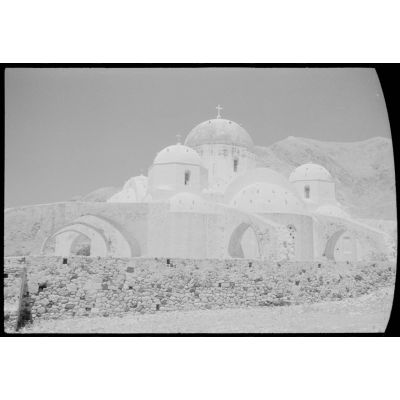 Le monastère orthodoxe de Perissa sur l'île de Santorin.