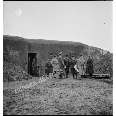 Visite du duc de Windsor aux unités françaises sur un ouvrage de la ligne Maginot dans le secteur de la 2e armée.