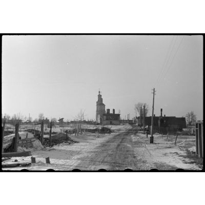 Les ruines de la ville Wjasma (Viazma) encore occupée par l'armée allemande.