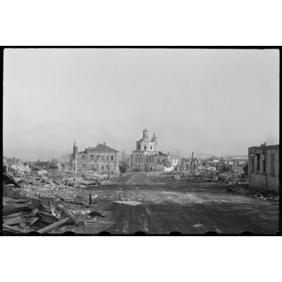 Le centre-ville de Wjasma durant la retraite allemande.