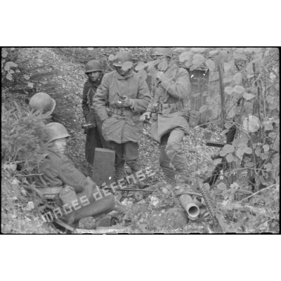 Soldats de la 1re Armée lors de la prise de villages vosgiens.