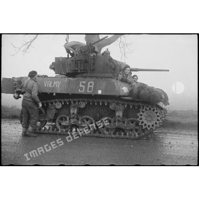Le char léger M3A3 Stuart baptisé Valmy du 501e RCC de la 2e DB aux environs de Strasbourg.