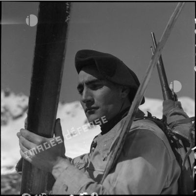 Portrait d'un éclaireur-skieur du 199e BCHM.