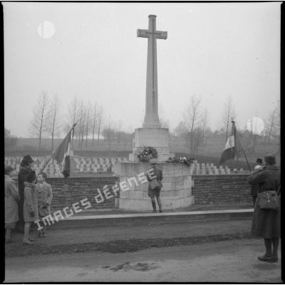 Plan général d'une cérémonie de commémoration au cimetière militaire anglais de la Targette.