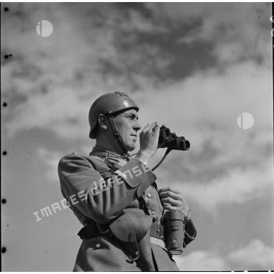 [Portrait d'un sous-officier du 402e RADCA (régiment d'artillerie de défense contre avions), Moselle, 18-22 octobre 1939.]