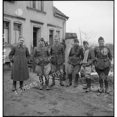 Photographie de groupe d'officiers de la 2e armée.