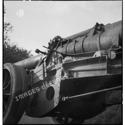 Détail de l'affût et le tube d'un canon de 145/155 mm M1916.