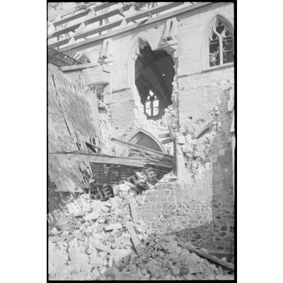 Plan moyen d'une église touchée par les bombardements allemands dans le secteur de la 2e armée.
