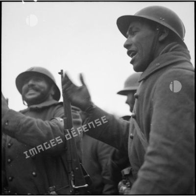 Portrait de groupe de tirailleurs marocains de la 3e armée.