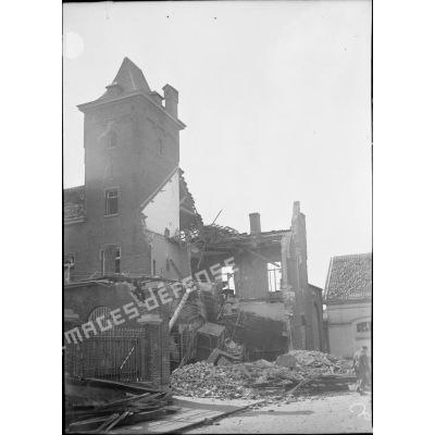 Un bâtiment détruit dans le secteur de la 7e armée.