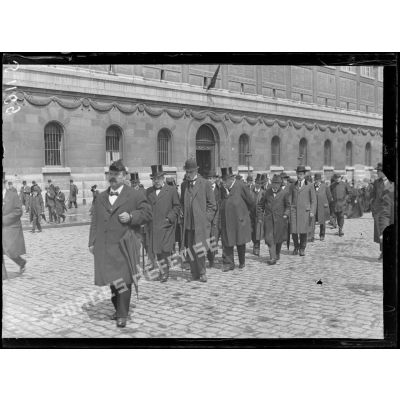 Paris 10 juin 1916. Obsèques de M. Emile Faguet. [légende d'origine]